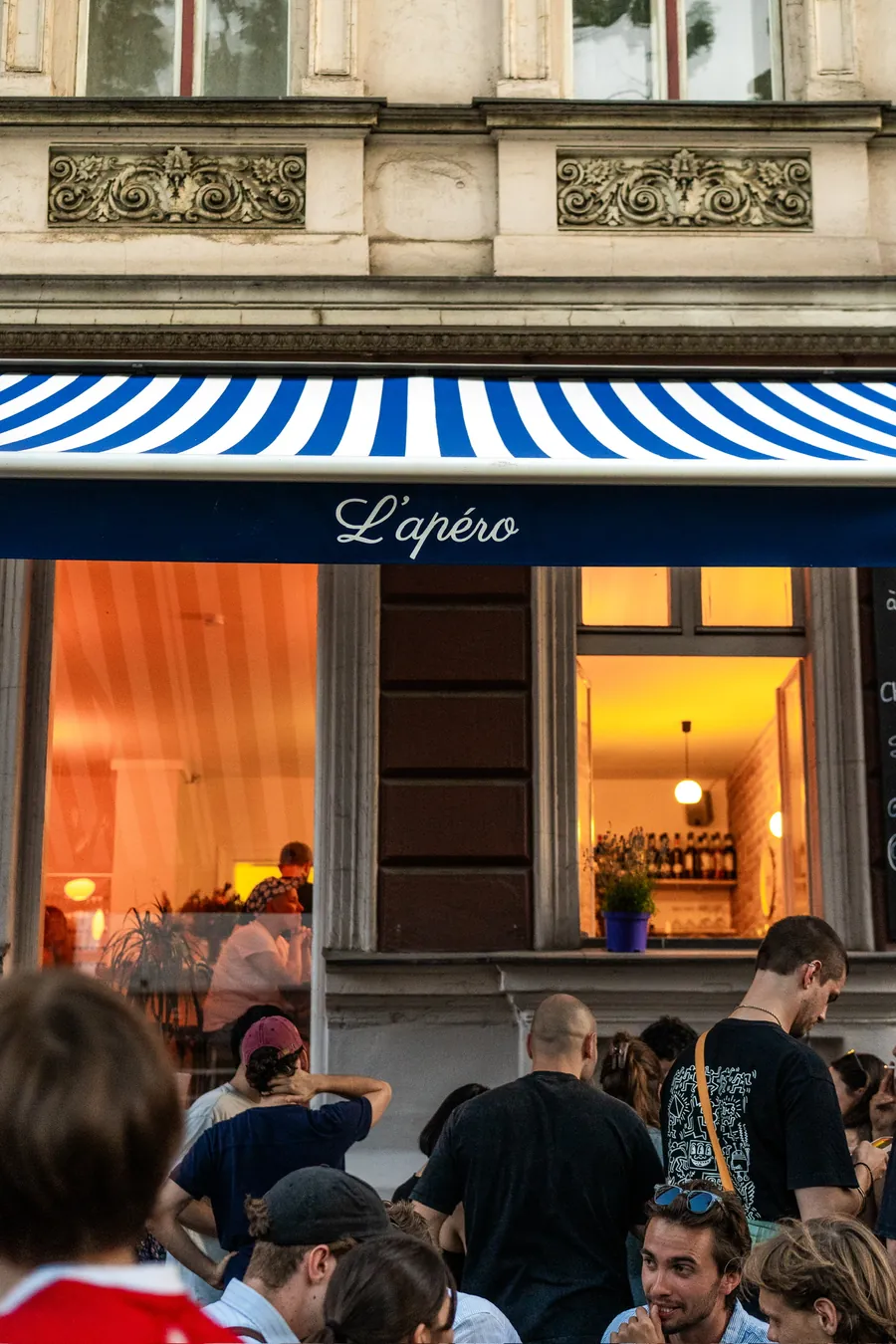 L'Ap&eacute;ro wine bar in Berlin